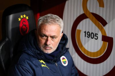 Jose Mourinho: Fenerbahce boss suing Galatasaray after racism allegations