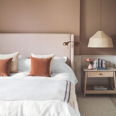 Experts share the tricks to telling if a bed is good quality when shopping for one that will see you through decades of sleep