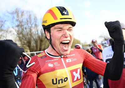 As it happened: Season opener Omloop Het Nieuwsblad ends in a sprint