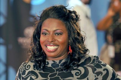 Grammy-nominated R&B singer Angie Stone dies in car crash