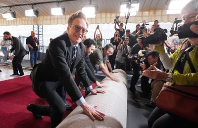 A topsy-turvy Oscar season concludes Sunday. Here's what to look for at Sunday's show