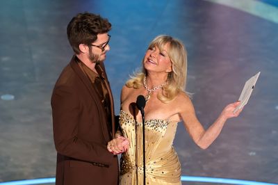 Goldie Hawn stuns Oscars viewers with health condition revelation as Andrew Garfield comes to her aid