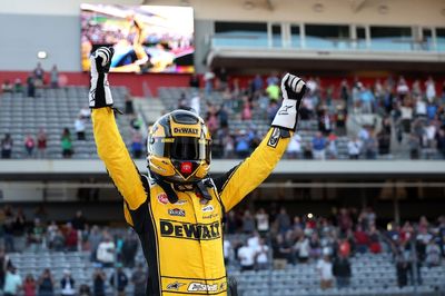 Bell wins back-to-back NASCAR Cup races after thrilling 4 car battle at COTA