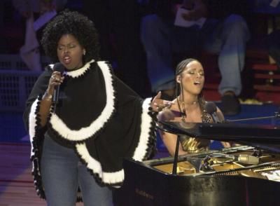 R&B Pioneer Angie Stone Dies In Alabama Highway Crash