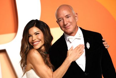 Inside the 2025 Vanity Fair Oscars party, where Jeff Bezos revealed 007 plans at Hollywood’s glitziest night