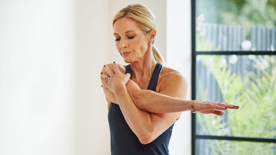 Caroline Idiens reveals the 5 simple exercises women over 40 'need' to do in their home workouts