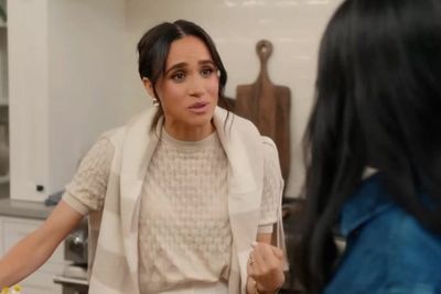 Meghan reprimands friend Mindy Kaling for not using her royal title