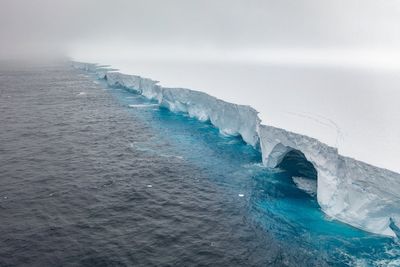 A23a megaberg: Game of Thrones style ice wall runs aground near British island