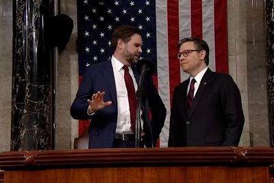 Bored already? JD Vance caught on hot mic complaining about length of Trump’s address