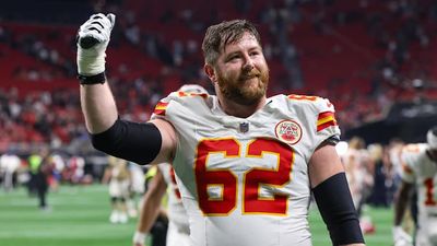 Chiefs Trade Four-Time All-Pro Guard Joe Thuney to the Bears