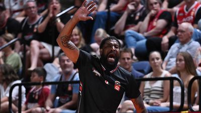 Hawks' Tatum in NBL ref stoush ahead of title series