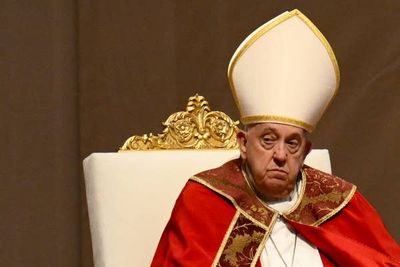 Pope spends third night on ventilator as he battles pneumonia