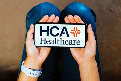 Is HCA Healthcare Stock Underperforming the S&P 500?