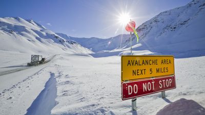 3 heli-skiers presumed dead after being swept up in 100-foot deep avalanche