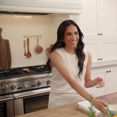 The chrome fittings in Meghan Markle's elegant farmhouse kitchen are set to be a big trend in 2025 - this is how to get the look
