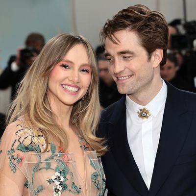 Why Suki Waterhouse Once Found Robert Pattinson Asleep Holding Knives