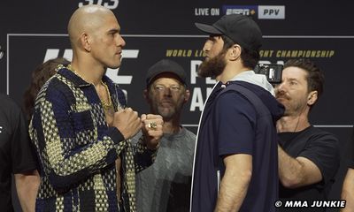 UFC 313 faceoff video: Alex Pereira, Magomed Ankalaev square up for first time