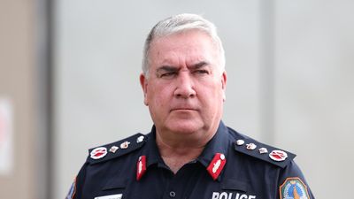 Call for NT's top cop to quit over ICAC finding