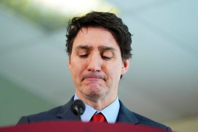 Justin Trudeau tears up as he makes pledge to Canadian people amid Trump trade war