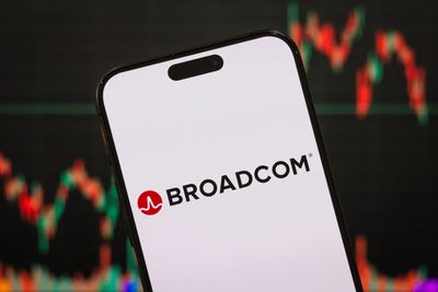 Broadcom shares pop as the U.S. chipmaker brings good news to the AI sector