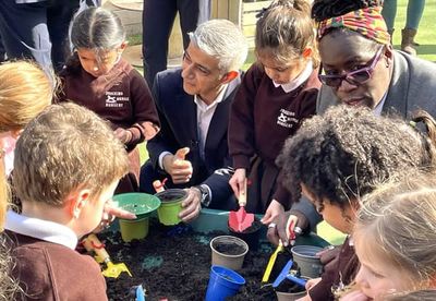 Third runway at Heathrow would 'wipe out environmental benefits from Ulez', warns Sadiq Khan