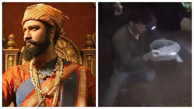 Vicky Kaushal's 'Chhaava' sends locals on treasure hunt for Mughals' looted Gold around Asirgarh Fort - WATCH