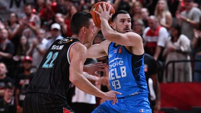 Goulding to the rescue as United stun NBL Hawks at home