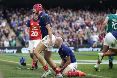 France dismantle Ireland as Six Nations title race takes dramatic twist