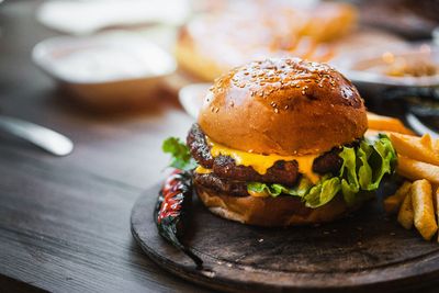 Make a perfect burger in the air fryer