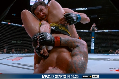 UFC 313 video: Brunno Ferreira smoothly locks in armbar for submission win