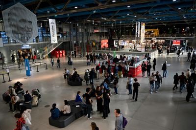 Art Lovers Mob Paris's Pompidou Centre Ahead Of Five-year Closure