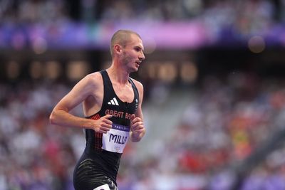 George Mills wins 3,000m silver at European Indoor Championships