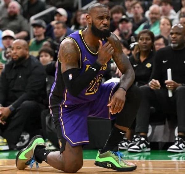 LeBron James To Miss 1-2 Weeks With Groin Strain