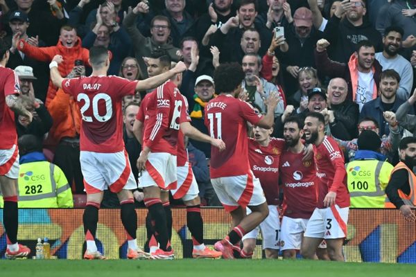 Arsenal Title Bid Fades After Man Utd Draw As Chelsea Go Fourth