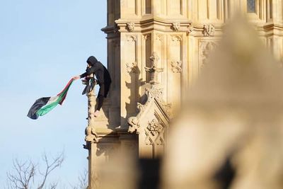 Big Ben protest: Man charged after spending 16-hours up Elizabeth Tower with Palestine flag