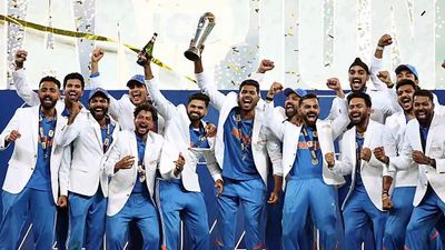 Watch: Team India's grand welcome at hotel after Champions Trophy triumph