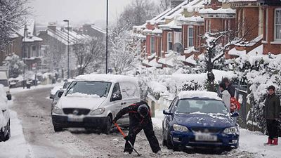 UK Braces for 3cm of Snow Per Hour Just Days after Hottest Day of the Year