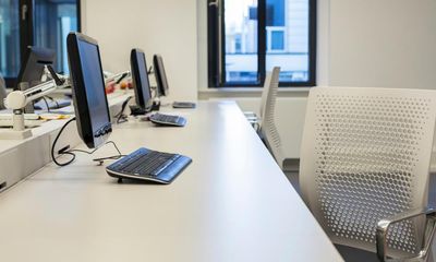More support for people in ill health to stay in work ‘could save UK £1bn’