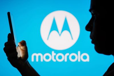Is Motorola Solutions Stock Outperforming the Dow?