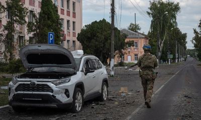 Russian forces threaten border in effort to push Ukrainian army out of Kursk