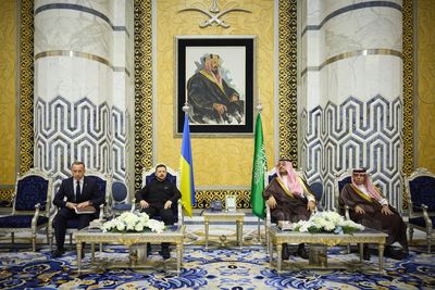 Ukraine’s Zelenskyy arrives in Saudi Arabia for peace talks