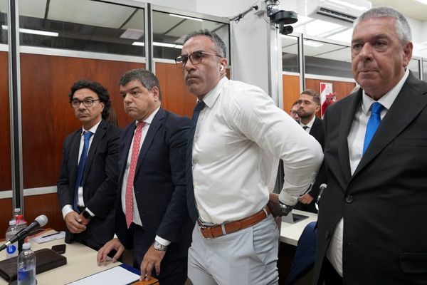 Argentina puts 7 of Maradona’s healthcare professionals on trial