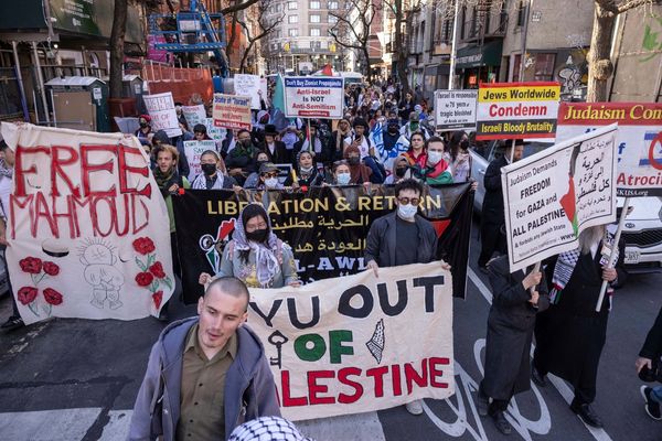 White House pressures Columbia University as it seeks to deport pro-Palestinian activists