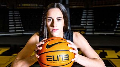 Caitlin Clark Receives High Praise From New Fever Teammate Sophie Cunningham