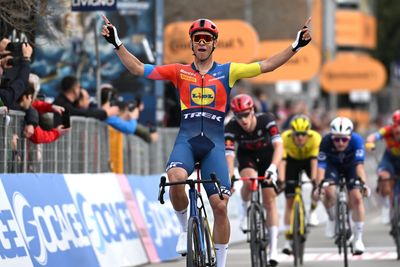 Tirreno-Adriatico: Jonathan Milan blasts to stunning bunch sprint victory on stage 2