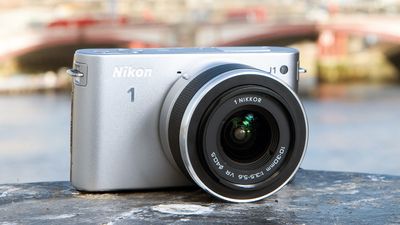 With compact cameras trending, is it time to bring back tiny mirrorless cameras like the Nikon 1 J1?