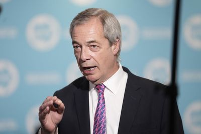 Farage warns there is ‘no way back’ for Rupert Lowe as Reform UK civil war deepens