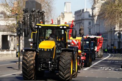 Starmer accused of ‘holding farmers in contempt’ after axing post-Brexit payment