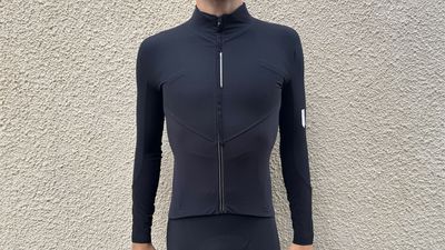The Q36.5 Dottore Hybrid Que LS aims to fill the gap between a jacket and a jersey - does it succeed?