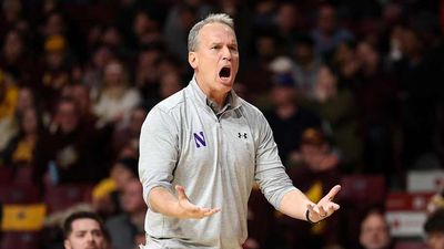 Chris Collins Makes Pointed Remark at Big Ten Over Issues With Northwestern's Hotel Rooms